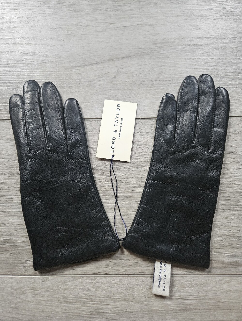 Lord & Taylor Black Men’s Glove with Brown Felt Lining